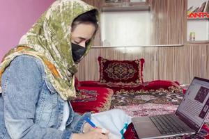 Học trực tuyến - cơ hội cuối cùng của nữ sinh Afghanistan