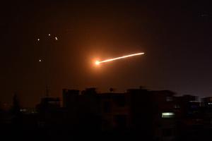 Israel tiếp tục tiến hành không kích thủ đô Damascus của Syria