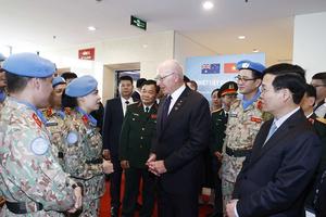 Chủ tịch nước và Toàn quyền Australia thăm Cục Gìn giữ hòa bình Việt Nam