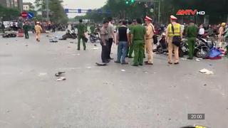 Ô tô đâm liên hoàn tại nút giao Xuân La - Võ Chí Công, nhiều người bị thương