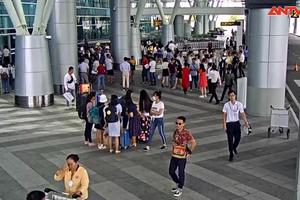 Kiên quyết xử lý xe dù "chặt chém" hành khách tại sân bay Đà Nẵng