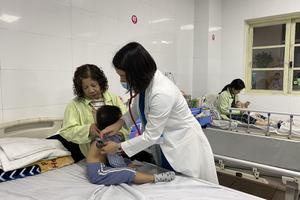 Hà Nội: Ca bệnh tay chân miệng, sốt xuất huyết tăng mạnh