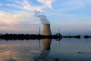 Đức đóng cửa các nhà máy điện hạt nhân cuối cùng