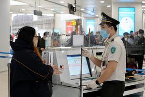 Sân bay Nội Bài thí điểm xác thực khuôn mặt cho khách đi máy bay