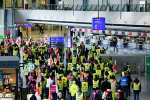 Hàng loạt sân bay lớn ở Đức ngừng hoạt động vì đình công