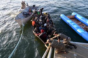 93 người di cư được giải cứu ngoài khơi Tunisia