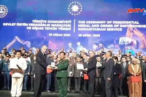 Thổ Nhĩ Kỳ trao Huân chương ghi công tặng đoàn CBCS Công an - Quân đội nhân dân Việt Nam