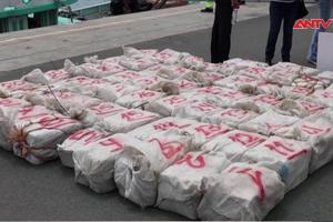 Tây Ban Nha bắt giữ tàu cá chở 1,5 tấn cocaine