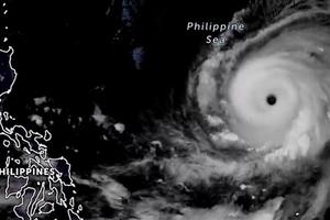 Siêu bão Mawar tiến sát đất liền Philippines