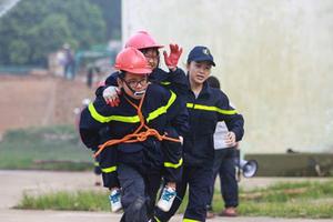 Trại hè lính cứu hỏa: Sân chơi kỹ năng thiết thực cho học sinh