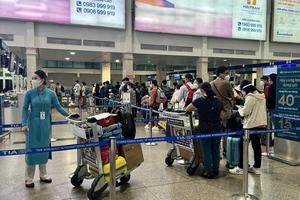 Sân bay Tân Sơn Nhất triển khai nhiều giải pháp phục vụ khách cao điểm hè
