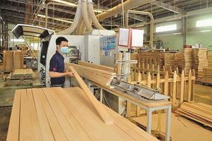 Doanh nghiệp chế biến gỗ đẩy mạnh xuất khẩu