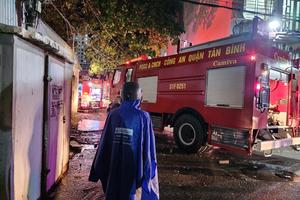 Vụ cháy kho vải vụn ở Tân Phú: Kịp cứu hơn 20 ô tô đỗ sát kho