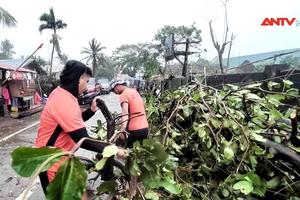 Bão Doksuri đổ bộ Philippines gây mưa lớn, mất điện