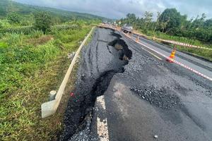 Tuyến đường hơn 500 tỷ ở Đắk Lắk bị sụp lún, nứt toác