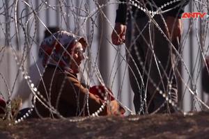  Mexico tìm thấy gần 500 người di cư bị giam giữ trái phép