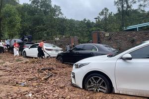 Nguyên nhân hàng chục ô tô bị đất đá tràn lấp tại huyện Sóc Sơn