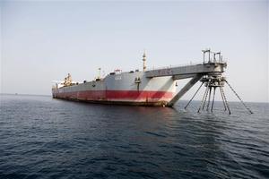 Hoàn tất hút hơn 1 triệu thùng dầu khỏi con tàu bị đắm ngoài khơi Yemen