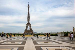 Pháp mở cuộc điều tra vụ đe dọa đánh bom tại Tháp Eiffel