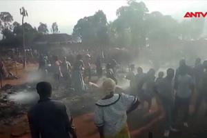 Cháy trại sơ tán tránh lũ ở CHDC Congo, nhiều trẻ em thiệt mạng