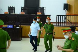 Tiếp tục phiên tòa xét xử bị cáo Nguyễn Đức Chung