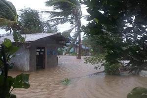 Siêu bão Saola khiến hàng trăm người Philippines phải sơ tán