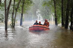 Trung Quốc ứng phó khẩn cấp bão Saola và Haikui
