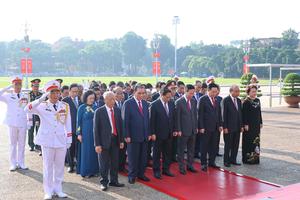  Lãnh đạo Đảng, Nhà nước và Bộ Công an vào Lăng viếng Chủ tịch Hồ Chí Minh
