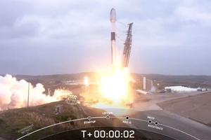 Tập đoàn SpaceX phóng 13 vệ tinh quân sự lên quỹ đạo  