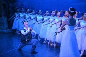 Biểu diễn vở ballet kinh điển “Giselle” tại Nhà hát Hồ Gươm