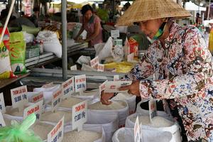 Nỗ lực bình ổn thị trường gạo trong nước