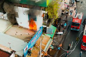 Đồng Nai: Cháy lớn tại cửa hàng phụ tùng ô tô