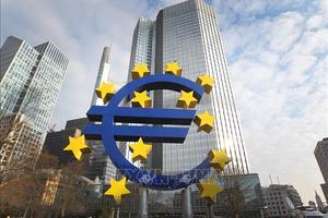 EU điều chỉnh dự báo tăng trưởng kinh tế Eurozone
