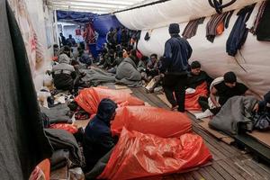 Italia đối mặt với khủng hoảng người di cư