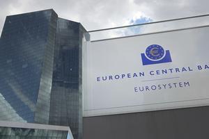 ECB tăng lãi suất lên mức cao kỷ lục