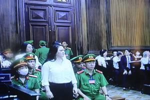 Tình tiết phiên xét xử bị cáo Nguyễn Phương Hằng và đồng phạm