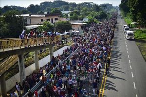 Dòng người di cư tiếp tục đổ về biên giới Mỹ-Mexico