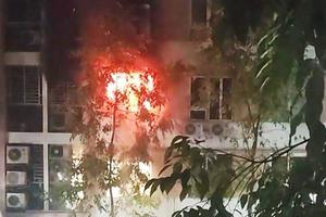 Hà Nội: Dập tắt đám cháy tại căn hộ nhà chung cư