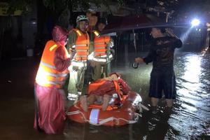 Đà Nẵng đã sơ tán hơn 3.700 người vùng ngập đến nơi an toàn
