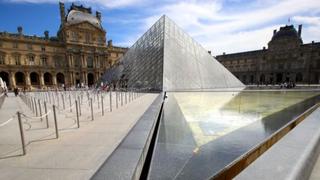 Bảo tàng Louvre phải tạm đóng cửa vì nhận tin nhắn đe dọa