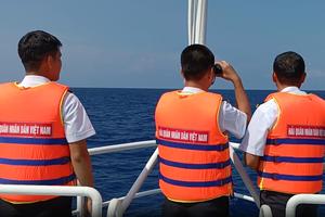 Tiếp tục tìm kiếm 13 ngư dân mất tích