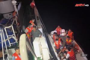 Vụ 2 tàu cá bị chìm: Đã tiếp nhận ngư dân gặp nạn để đưa vào bờ