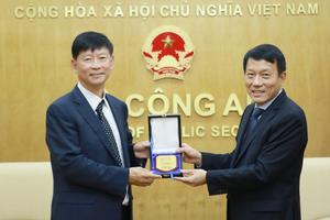 Thứ trưởng Lương Tam Quang tiếp Bí thư Ủy ban Chính pháp tỉnh Vân Nam, Trung Quốc Dương Á Lâm