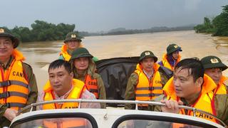 Công an Hà Tĩnh ứng phó mưa lũ tại một số địa bàn trọng điểm