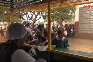 Chương trình bữa ăn không lợi nhuận dành cho học sinh nghèo tại Kenya