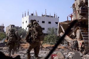 Quân đội Israel tiến sâu vào Gaza