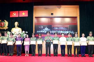 Bộ Công an hưởng ứng Ngày Pháp luật nước Cộng hòa xã hội chủ nghĩa Việt Nam 