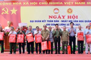 Thứ trưởng Lương Tam Quang dự Ngày hội Đại đoàn kết toàn dân thôn Lương Xá