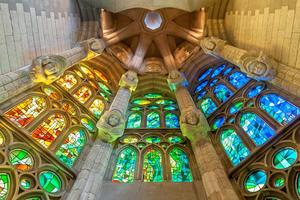 Thắp sáng 4 tòa tháp Vương cung thánh đường Sagrada Familia