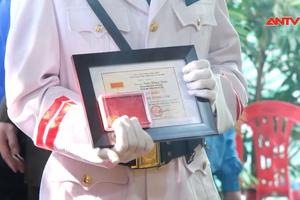 Truy tặng huy hiệu 'Tuổi trẻ dũng cảm' cho Đại úy Trần Trung Hiếu